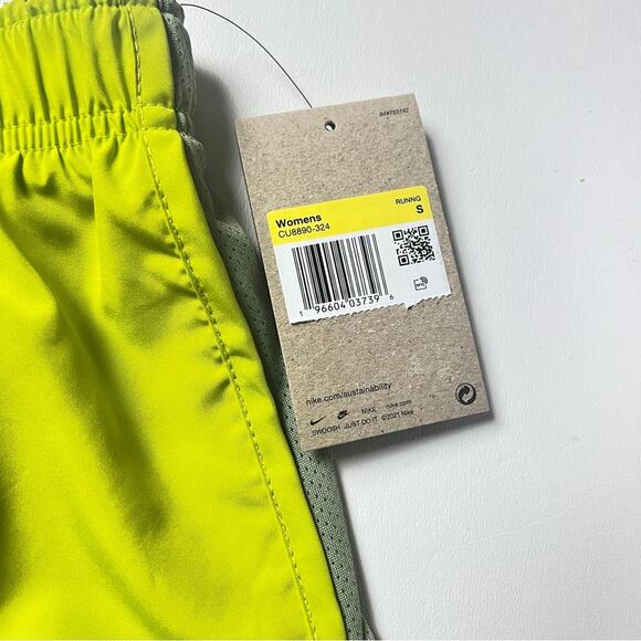 Nike Women’s Sporty Athletic Gym Wear Running  Dri-FIT Tempo Shorts  Size S - Picture 4 of 12